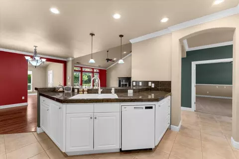 Kitchen - 1530 Gold Hills Dr, Redding, CA 96003 photo 5 of 5