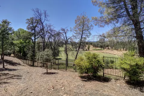Exterior - 6328 Carmel Dr, Redding, CA 96003 photo 6 of 10