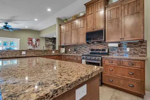 Kitchen - 216 Treasure Dr, Red Bluff, CA 96080 photo 2 of 6