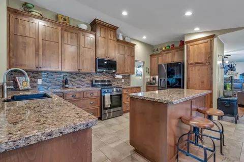 Kitchen - 216 Treasure Dr, Red Bluff, CA 96080 photo 6 of 6