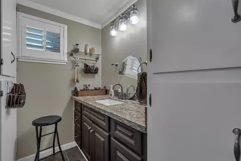 Bath - 216 Treasure Dr, Red Bluff, CA 96080 photo 3 of 3