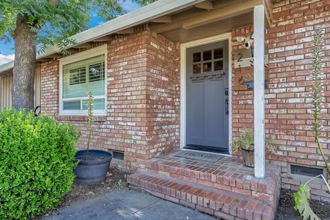 Entry Way - 216 Treasure Dr, Red Bluff, CA 96080 photo 1 of 1