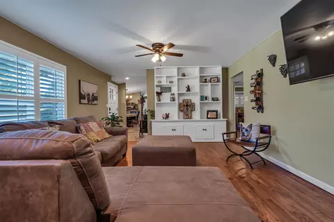 Living - 216 Treasure Dr, Red Bluff, CA 96080 photo 4 of 6