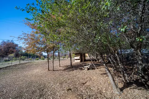 Exterior - 20114 Vernita Dr, Redding, CA 96003 photo 40 of 52