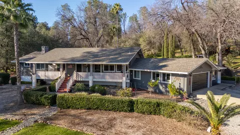Exterior - 20114 Vernita Dr, Redding, CA 96003 photo 11 of 52