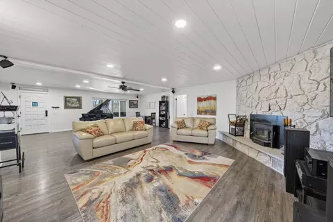 Living - 20114 Vernita Dr, Redding, CA 96003 photo 1 of 6