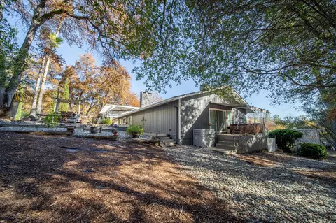 Exterior - 20114 Vernita Dr, Redding, CA 96003 photo 19 of 52