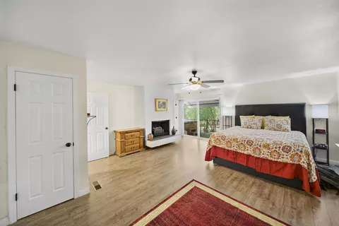 Bedroom - 20114 Vernita Dr, Redding, CA 96003 photo 1 of 7