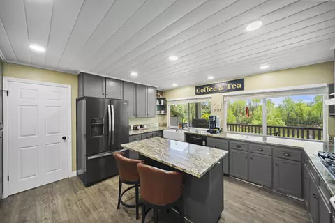 Kitchen - 20114 Vernita Dr, Redding, CA 96003 photo 1 of 4