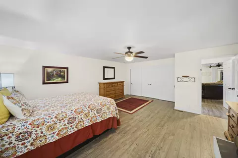 Bedroom - 20114 Vernita Dr, Redding, CA 96003 photo 2 of 7