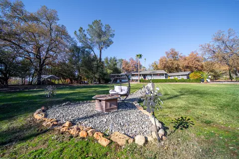 Exterior - 20114 Vernita Dr, Redding, CA 96003 photo 12 of 52