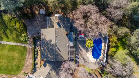 View/Area - 20114 Vernita Dr, Redding, CA 96003 photo 4 of 7