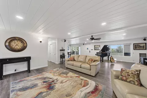 Living - 20114 Vernita Dr, Redding, CA 96003 photo 3 of 6