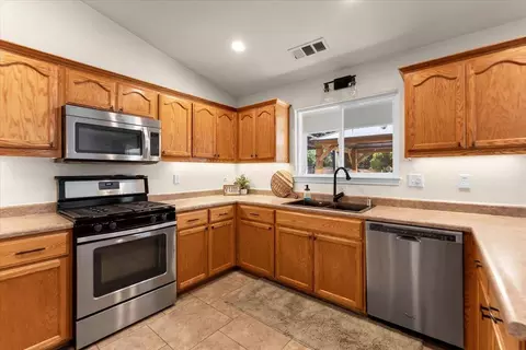 4575 Cerro Ln, Redding, CA 96001 photo 9