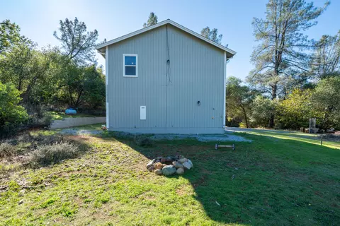 Exterior - 19404 Peppernut Dr, Redding, CA 96003 photo 4 of 4