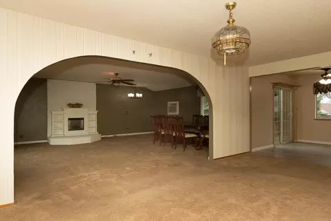 Living - 3345 Oakwood Pl, Redding, CA 96001 photo 1 of 7
