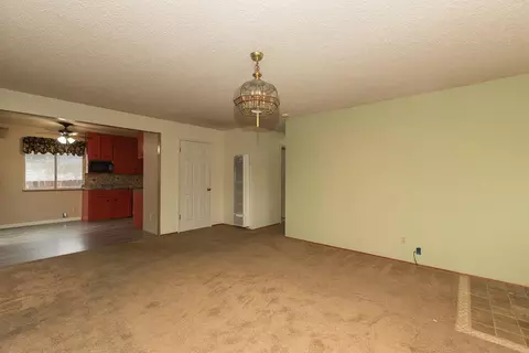 Living - 3345 Oakwood Pl, Redding, CA 96001 photo 5 of 7