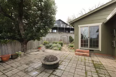 Exterior - 3345 Oakwood Pl, Redding, CA 96001 photo 11 of 15