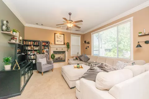 Living - 1946 Tarmac Rd, Redding, CA 96003 photo 1 of 2