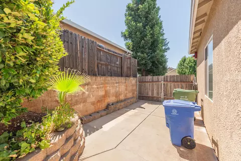 Exterior - 1946 Tarmac Rd, Redding, CA 96003 photo 10 of 11