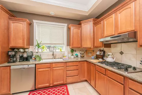 Kitchen - 1946 Tarmac Rd, Redding, CA 96003 photo 3 of 4
