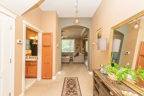 Entry Way - 1946 Tarmac Rd, Redding, CA 96003 photo 3 of 6