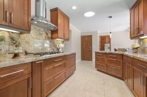 Kitchen - 2364 La Madre Ct, Redding, CA 96002 photo 2 of 2