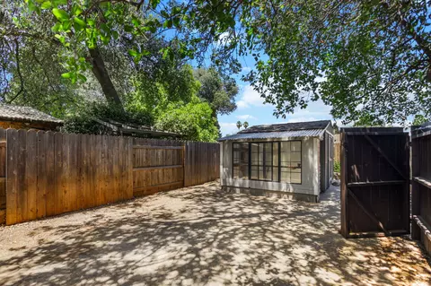 Exterior - 2364 La Madre Ct, Redding, CA 96002 photo 4 of 10