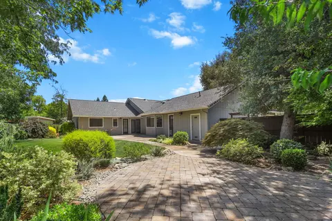 Exterior - 2364 La Madre Ct, Redding, CA 96002 photo 7 of 10