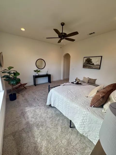 Bedroom - 20023 Pride Mountain Ct, Anderson, CA 96007 photo 2 of 4