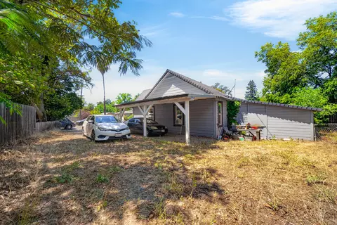 Exterior - 704706 State St, Redding, CA 96001 photo 11 of 18