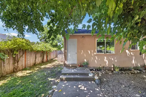 Exterior - 704706 State St, Redding, CA 96001 photo 13 of 18
