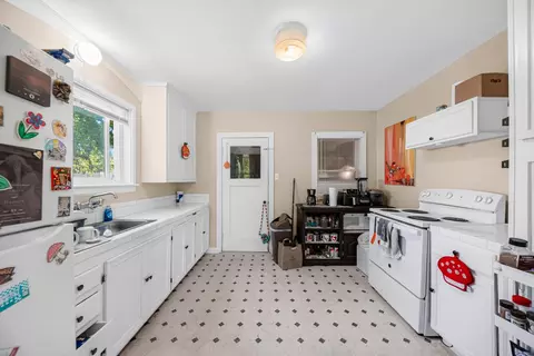 Kitchen - 704706 State St, Redding, CA 96001 photo 1 of 4