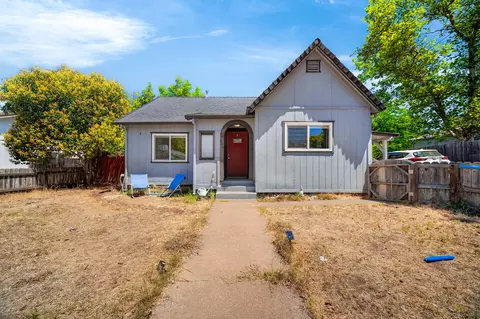 Exterior - 704706 State St, Redding, CA 96001 photo 2 of 18