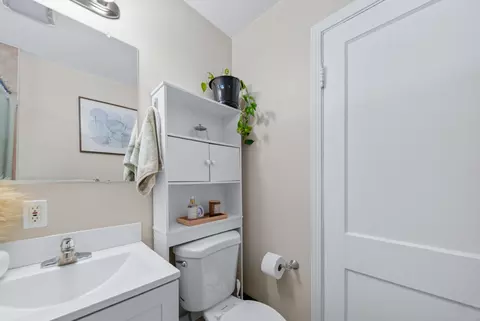 Bath - 704706 State St, Redding, CA 96001 photo 3 of 3