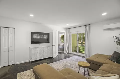 Living - 15745 Montgomery Ranch Rd, Redding, CA 96001 photo 3 of 4
