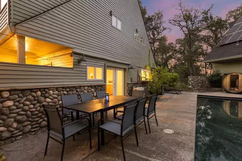 Exterior - 15745 Montgomery Ranch Rd, Redding, CA 96001 photo 2 of 27