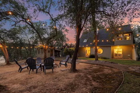 Exterior - 15745 Montgomery Ranch Rd, Redding, CA 96001 photo 14 of 27