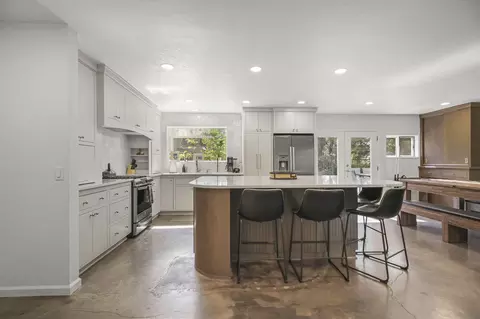Kitchen - 15745 Montgomery Ranch Rd, Redding, CA 96001 photo 2 of 3