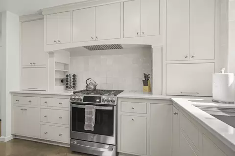 Kitchen - 15745 Montgomery Ranch Rd, Redding, CA 96001 photo 3 of 3