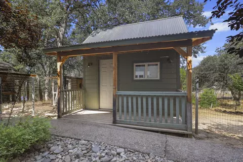 Exterior - 15745 Montgomery Ranch Rd, Redding, CA 96001 photo 16 of 27