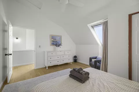 Bedroom - 15745 Montgomery Ranch Rd, Redding, CA 96001 photo 4 of 6