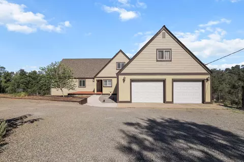 Exterior - 13672 Twin Lakes Ln, Redding, CA 96003 photo 12 of 16
