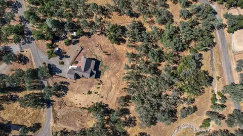 View/Area - 13672 Twin Lakes Ln, Redding, CA 96003 photo 1 of 2
