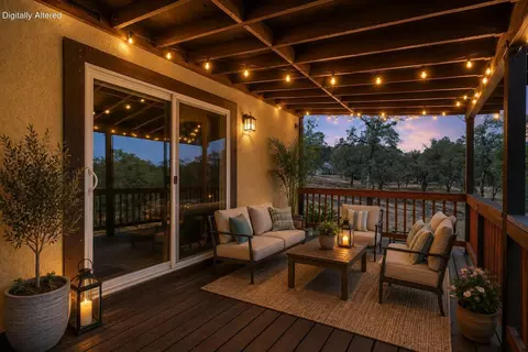 Exterior - 13672 Twin Lakes Ln, Redding, CA 96003 photo 4 of 16