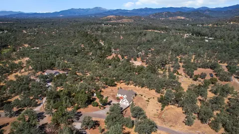 View/Area - 13672 Twin Lakes Ln, Redding, CA 96003 photo 2 of 2