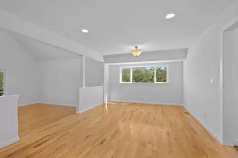 Living - 13672 Twin Lakes Ln, Redding, CA 96003 photo 6 of 7