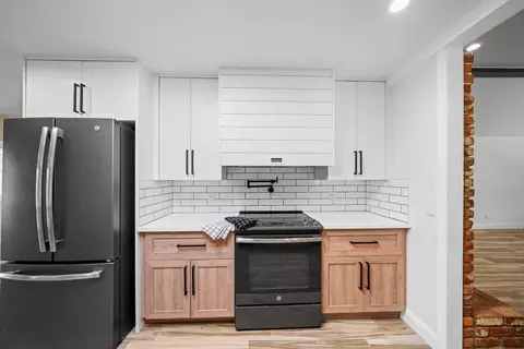Kitchen - 3262 Rancho Rd, Redding, CA 96002 photo 5 of 5