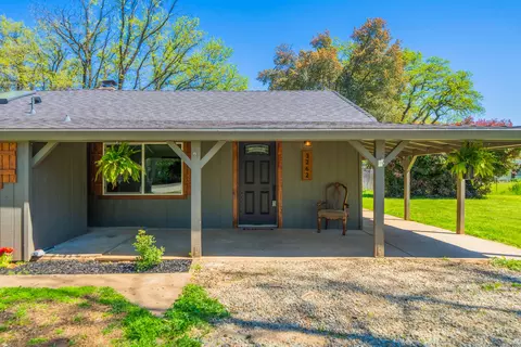 Exterior - 3262 Rancho Rd, Redding, CA 96002 photo 2 of 16