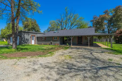 Exterior - 3262 Rancho Rd, Redding, CA 96002 photo 12 of 16